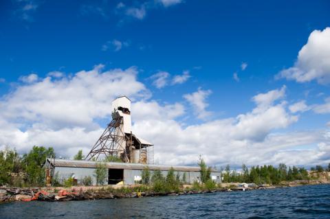 gunnar headframe near lake athabasca